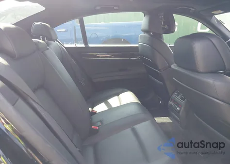 2011 BMW 740I z USA, uszkodzony, nr VIN WBAKA4C50BC392111